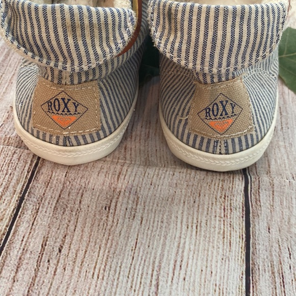 ROXY Encinitas Mid-top Nautical Stripe Sneakers - Picture 3 of 12